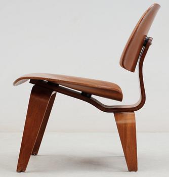 A Charles & Ray Eames 'LCW' plywood chair by Herman Miller, USA.