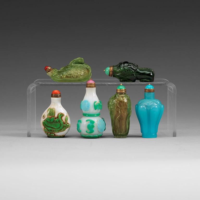 SNUSFLASKOR, sex stycken, pekingglas. Kina, 1900-tal.