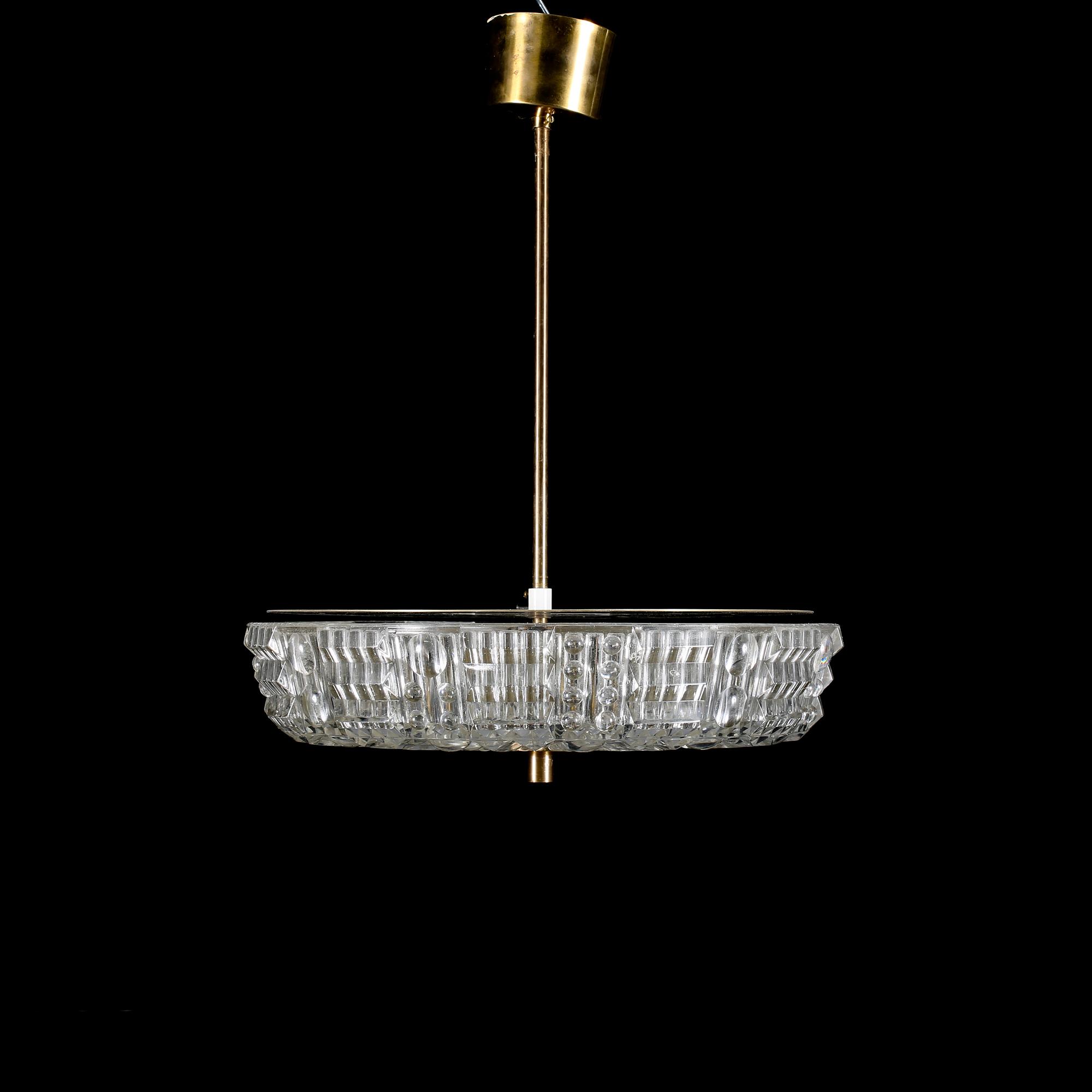 TAKLAMPA, Carl Fagerlund, Orrefors, 1900-talets andra hälft, höjd ca 49 cm.
