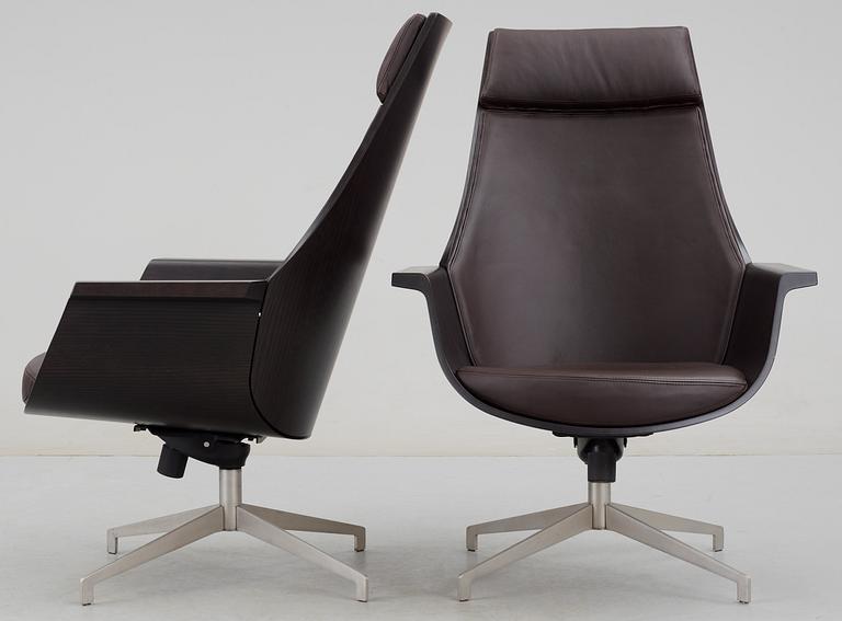 A pair of Jorge Pensi 'Bkai' brown lether and aluminium armchairs, by Nueva Linea, Spain.