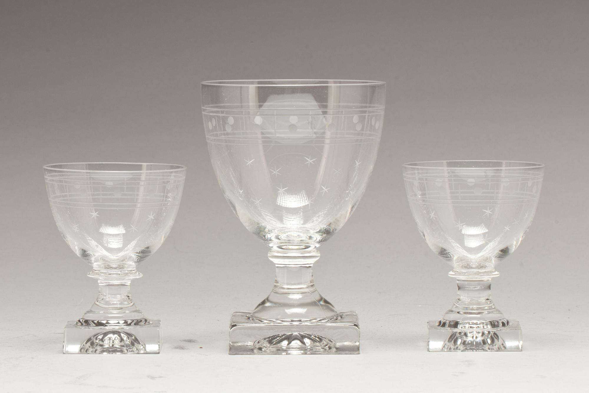 GLASSERVIS, 15 delar, empirestil, 1900-talets första hälft.