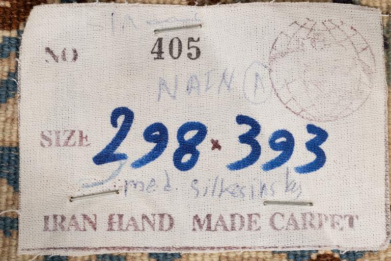 Carpet, Nain, approx. 383 x 294 cm.