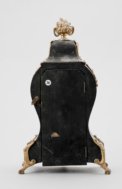 BORDSPENDYL, Louis XV stil, 1800-talets andra hälft.