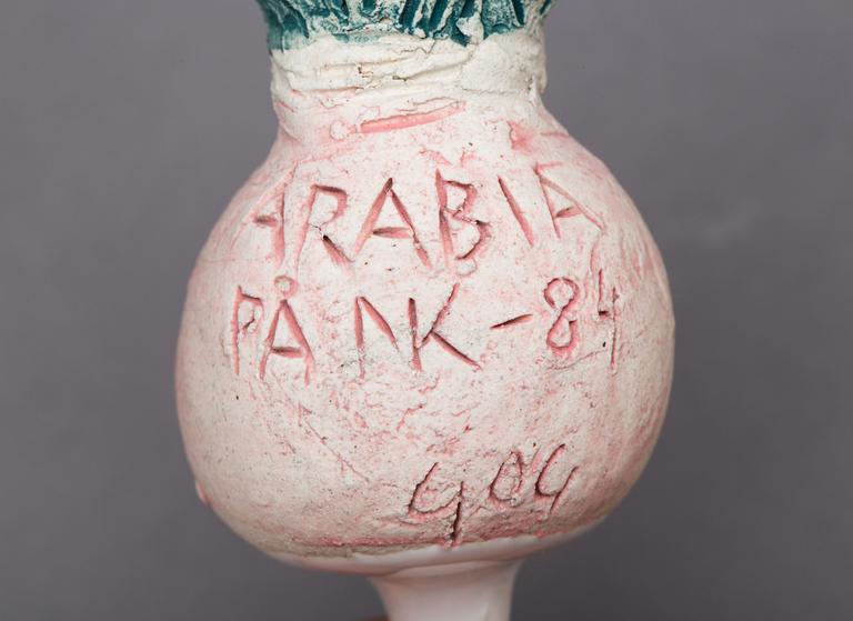 GUNNEL OLIN-GRÖNQVIST, OBJEKT, 3st, lergods, "Rädisor"  för ARABIA -84. 3. Unikt signerad.