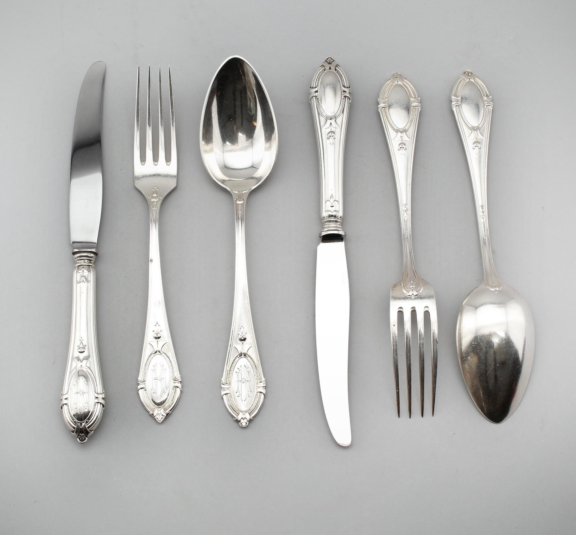 BESTICK, 16 delar, silver, CG Hallberg, Stockholm 1895. Total vikt med stålblad ca 1360 gram.