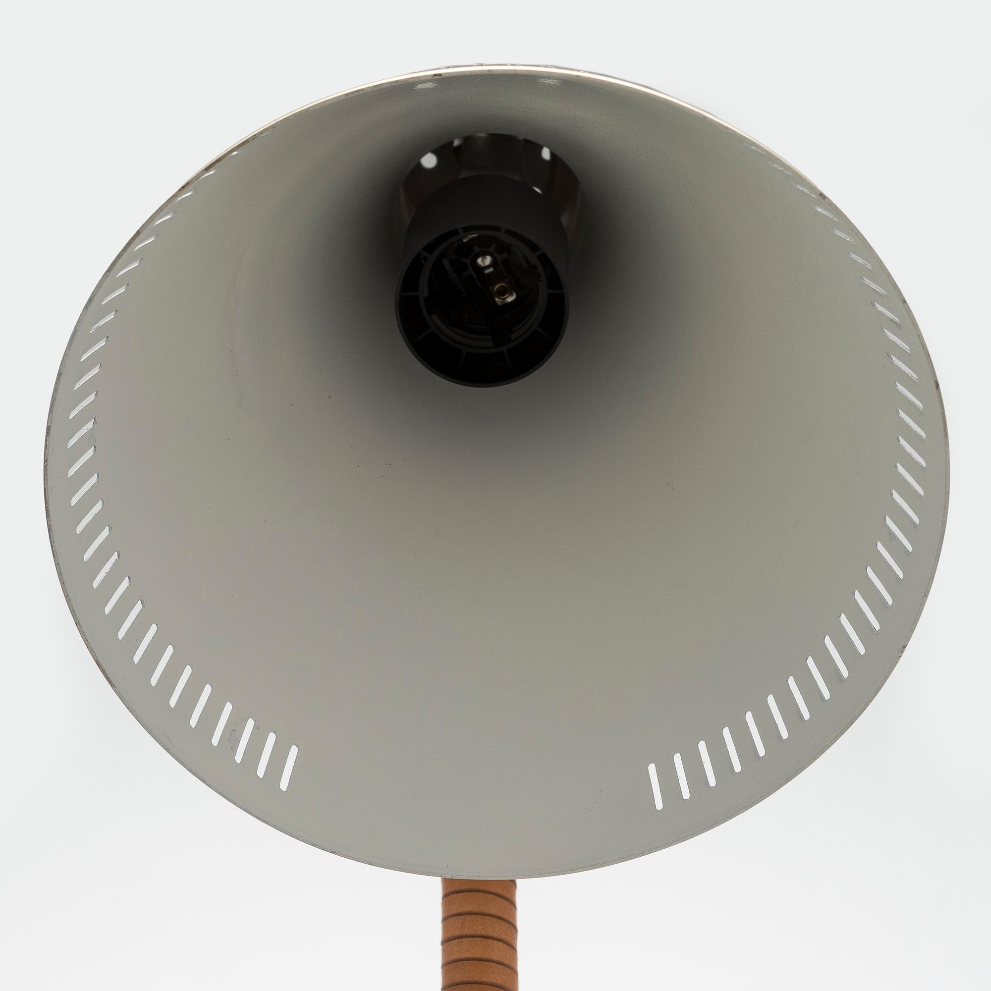Paavo Tynell, bordslampa, modell 9224, Idman 1900-talets mitt.