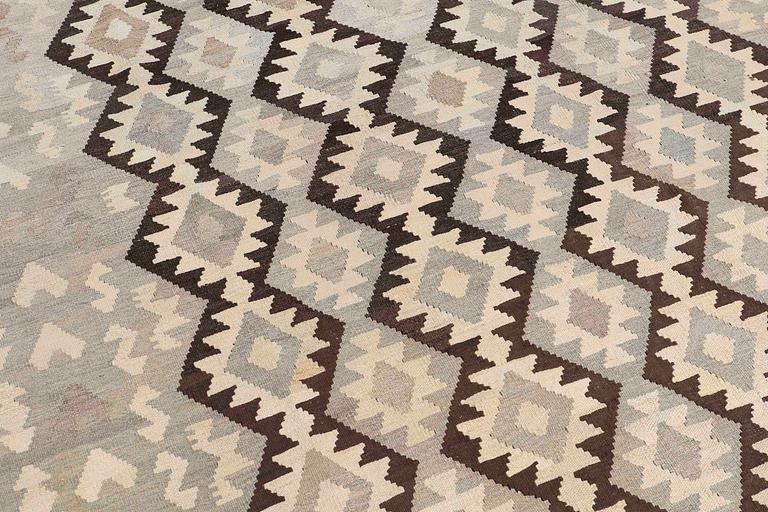 MATTA, Kelim, ca 363 x 182 cm.