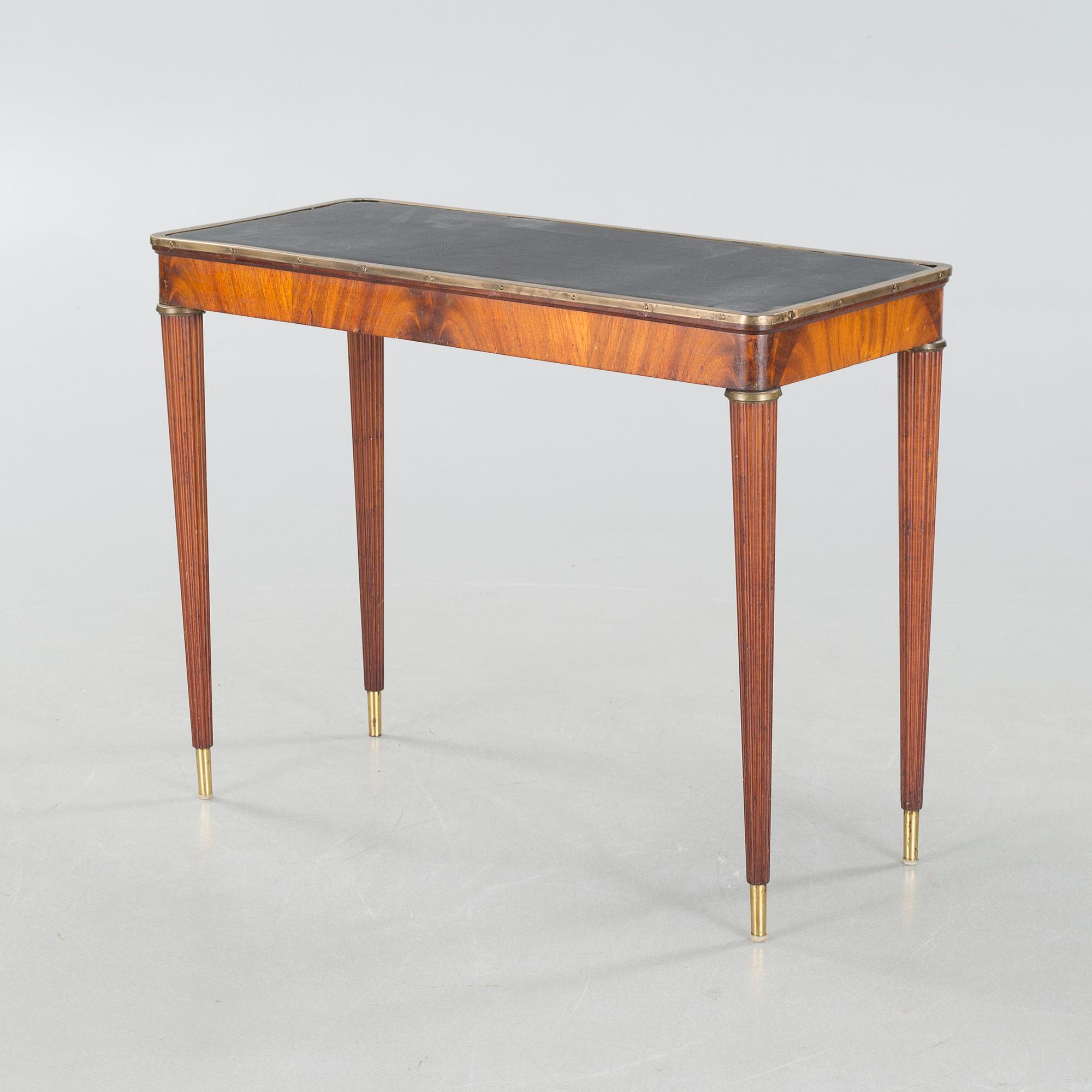 A side table, first half of the 20th century.