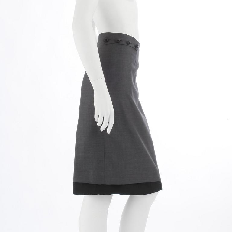 NOIR, a grey av black pencilskirt. Size 38.