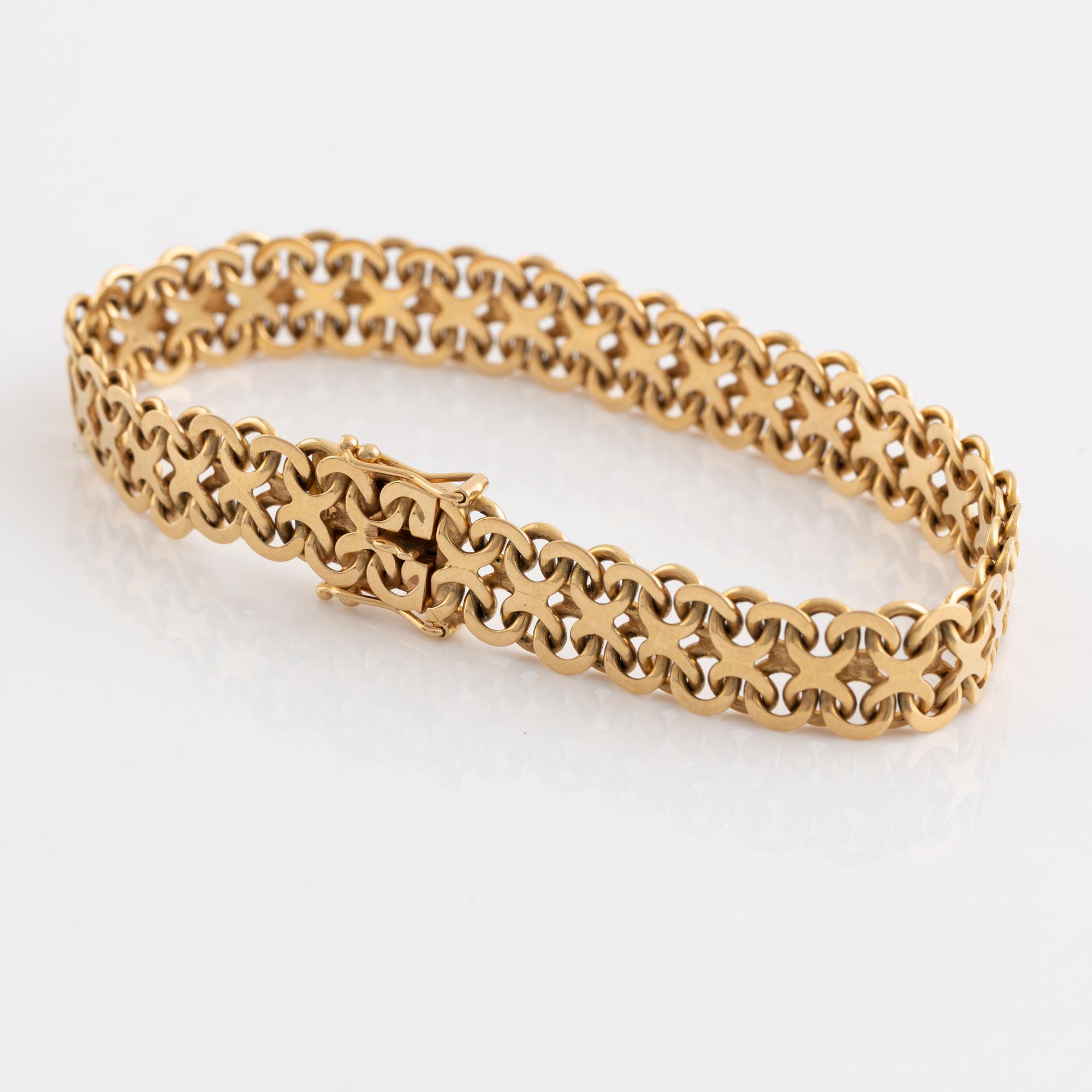 18K gold bracelet.