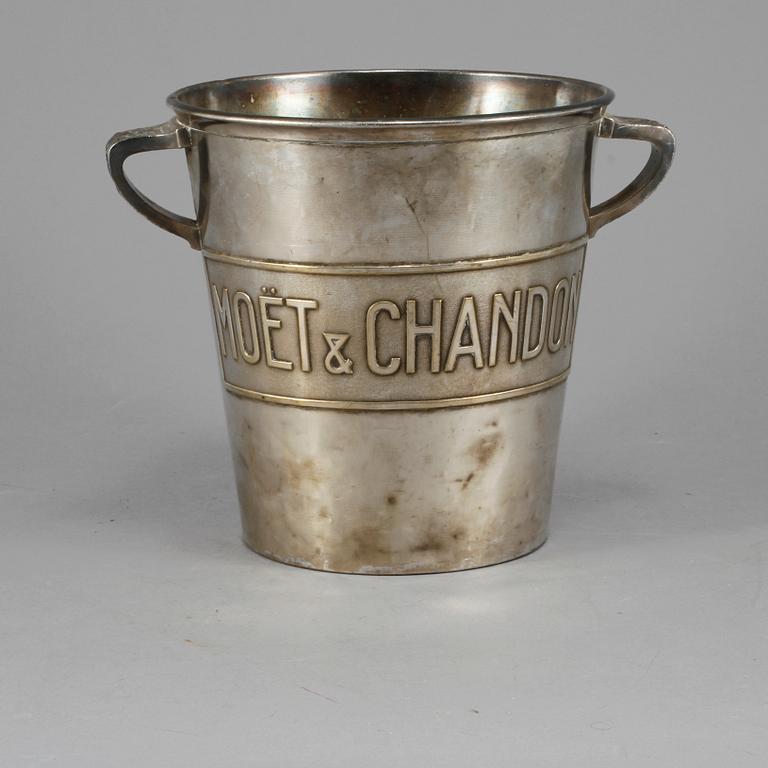 CHAMPAGNEKYLARE, Moët & Chandon, 1900-tal.