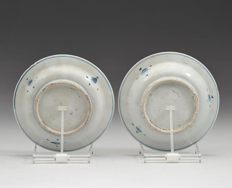 A set of five blue and white dishes, Ming dynasty, Tianqi /Chongzhen (1621-1644).