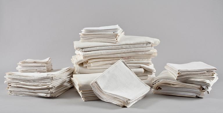 PARTI LINNEDAMAST, omkring 90 delar, 1900-tal.