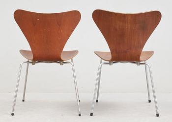 STOLAR, 2 st, "Sjuan", Arne Jacobsen för Fritz Hansen.