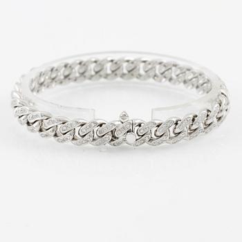 Bracelet 18K white gold with eight diamonds.