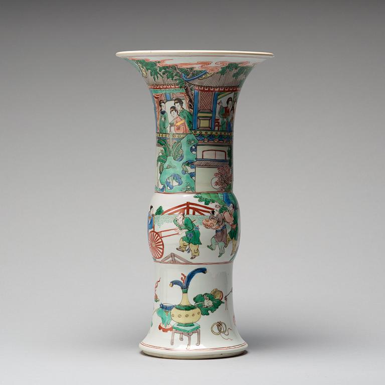 VAS, porslin. Qingdynastin, Kangxi (1662-1722).