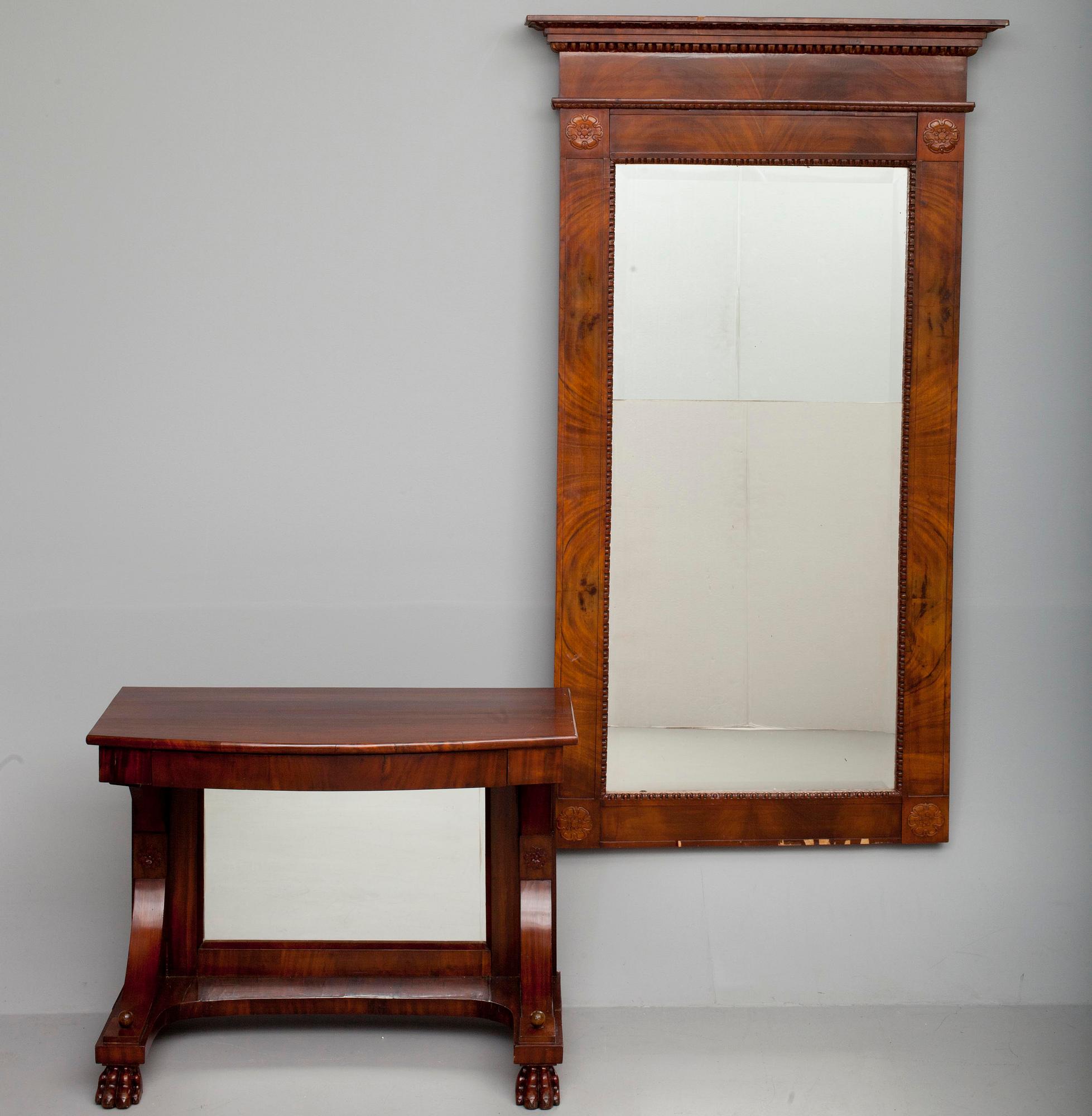 SPEGEL och KONSOLBORD, Biedermeier, Finland 1800-talets första hälft.