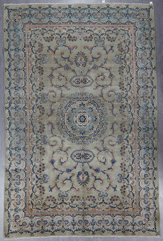 MATTA, Keshan, ca 388x257 cm.