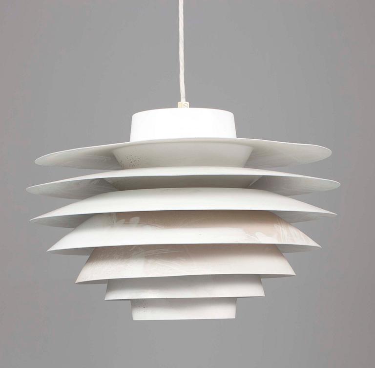KATTOVALAISIN,  metallia, "Verona" design Sven Middelboe, 1900-luvun loppupuoli.