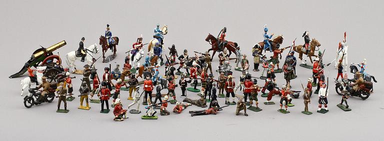 TENNSOLDATER, 89 st, bl a Britains. 1900-talets första hälft.