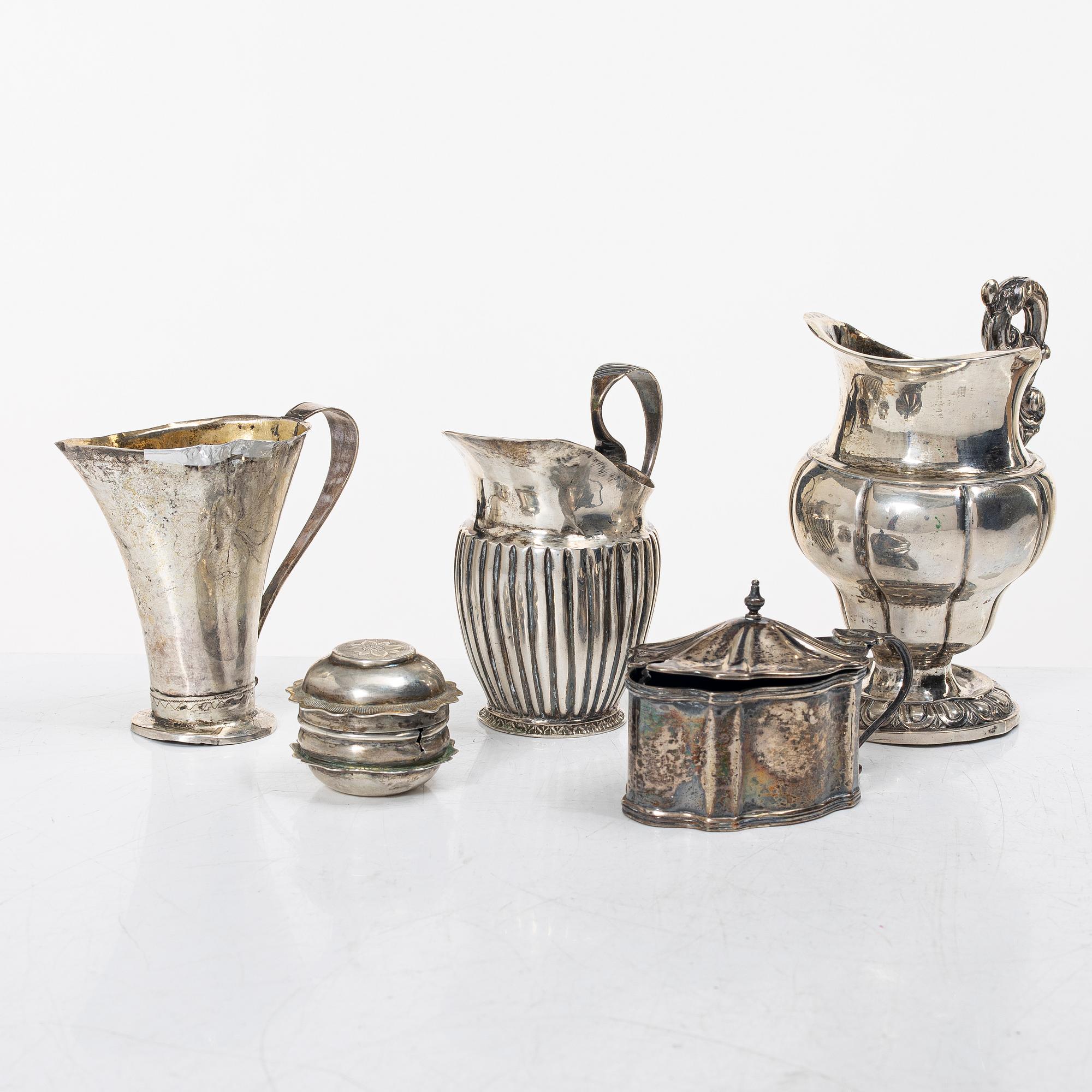 A set of silver, 5 pieces, 19th-20th century.