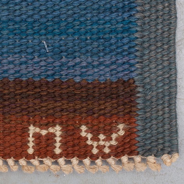 RUG. "Slagrutan". Flat weave. 234 x 158,5 cm. Signed AB MMF MW.