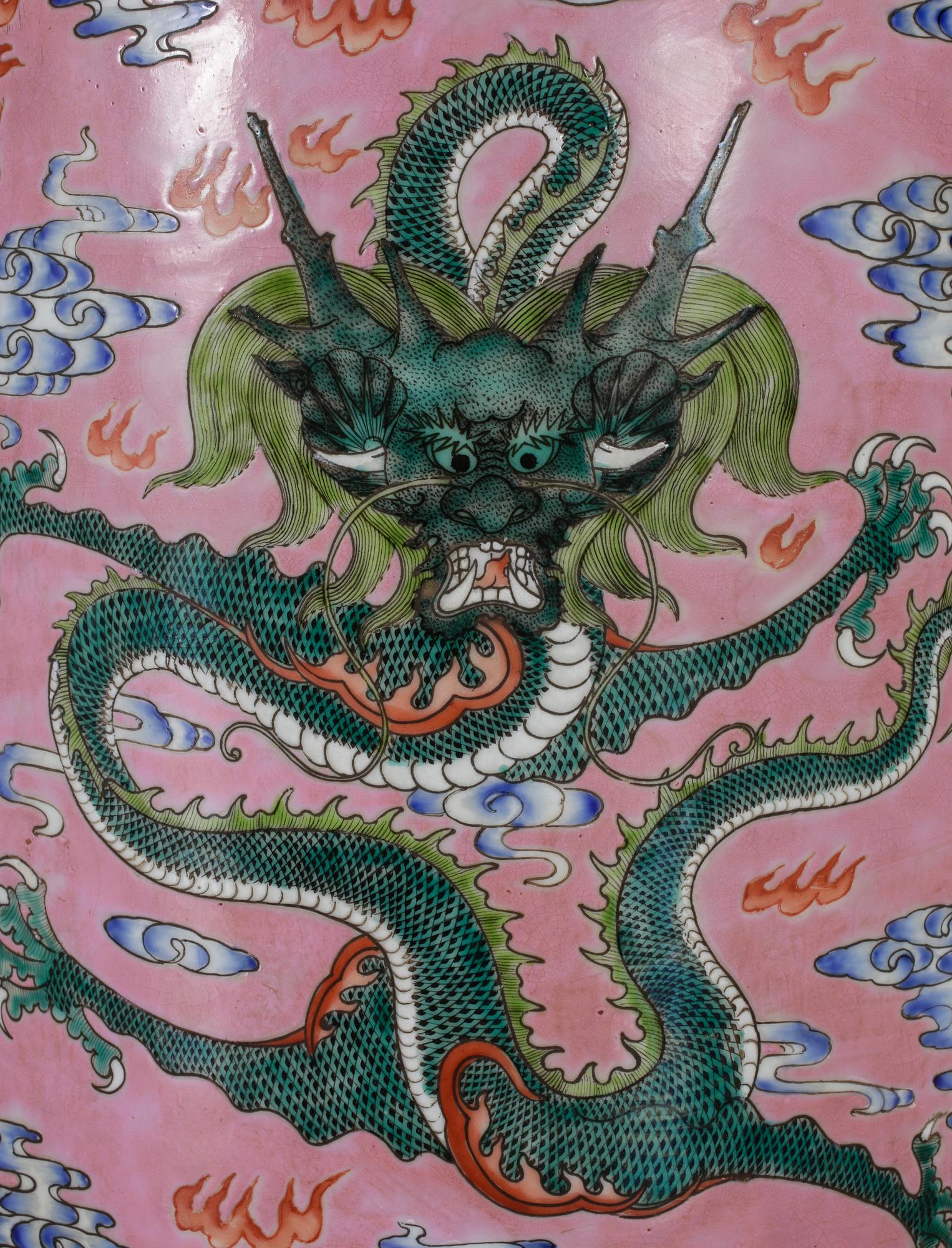 GOLVVAS, porslin, Kina, 1900-talets andra hälft.