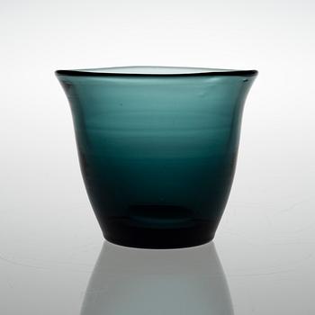 GUNNEL NYMAN, A BOWL. Model 38/1123. Riihimäen Lasi Oy, 1938.