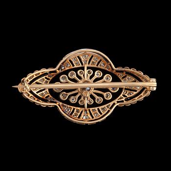 BROSCH med gammal- samt rosenslipade diamanter totalt ca 0.65 ct.