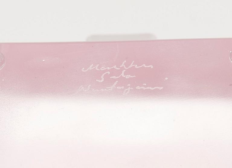 LJUSSTAKE OCH ASK MED LOCK, glas, signerade Markku Salo Nuutajärvi, 1900-talets senare hälft.