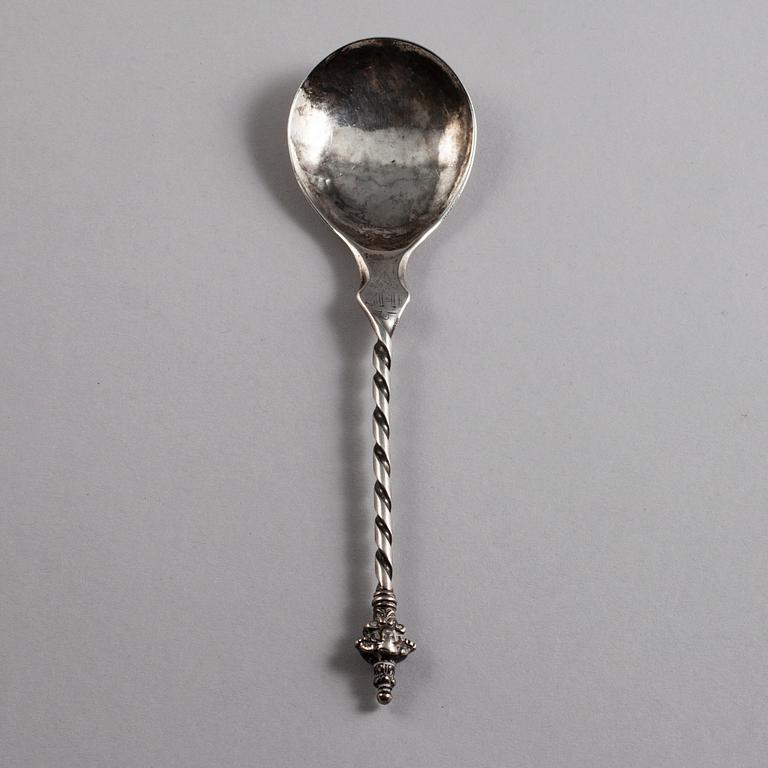 RYYPPYLUSIKKA, hopeaa, 1700-luku. Paino 42 g.