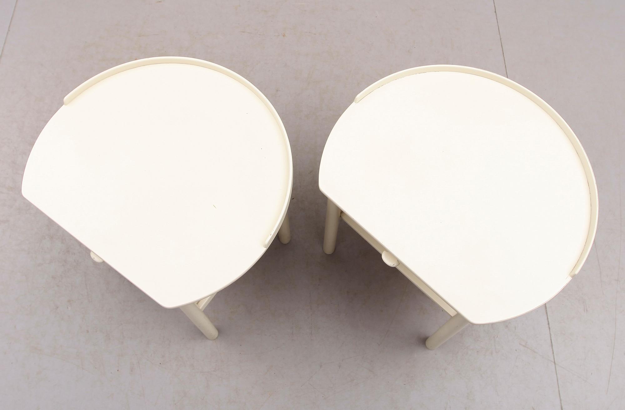 SÄNGBORD, 1 par, S. Engström & G. Myrstrand, Bodafors, 1900-talets andra hälft.