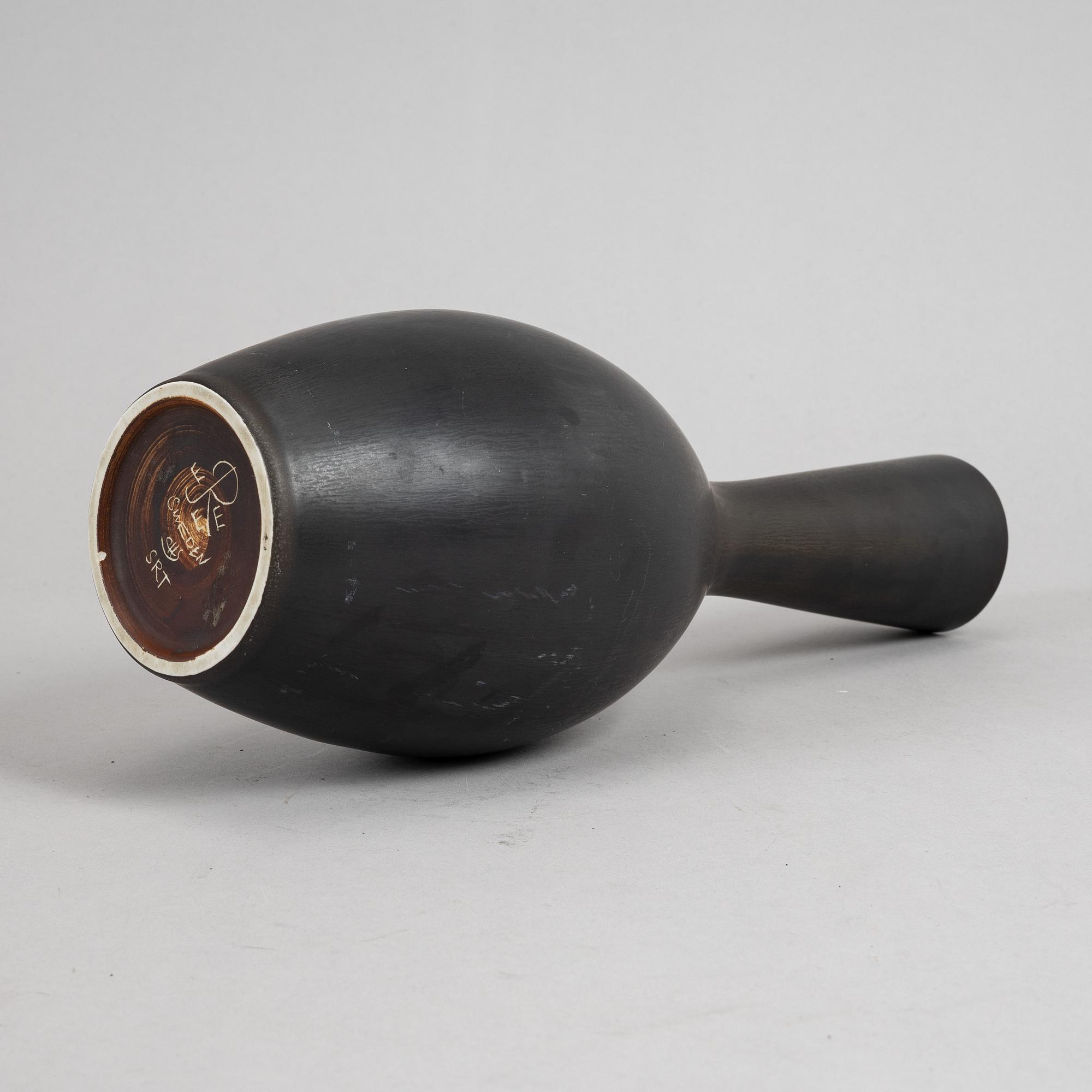A stoneware vase by Carl-Harry Stålhane, Rörstrand.