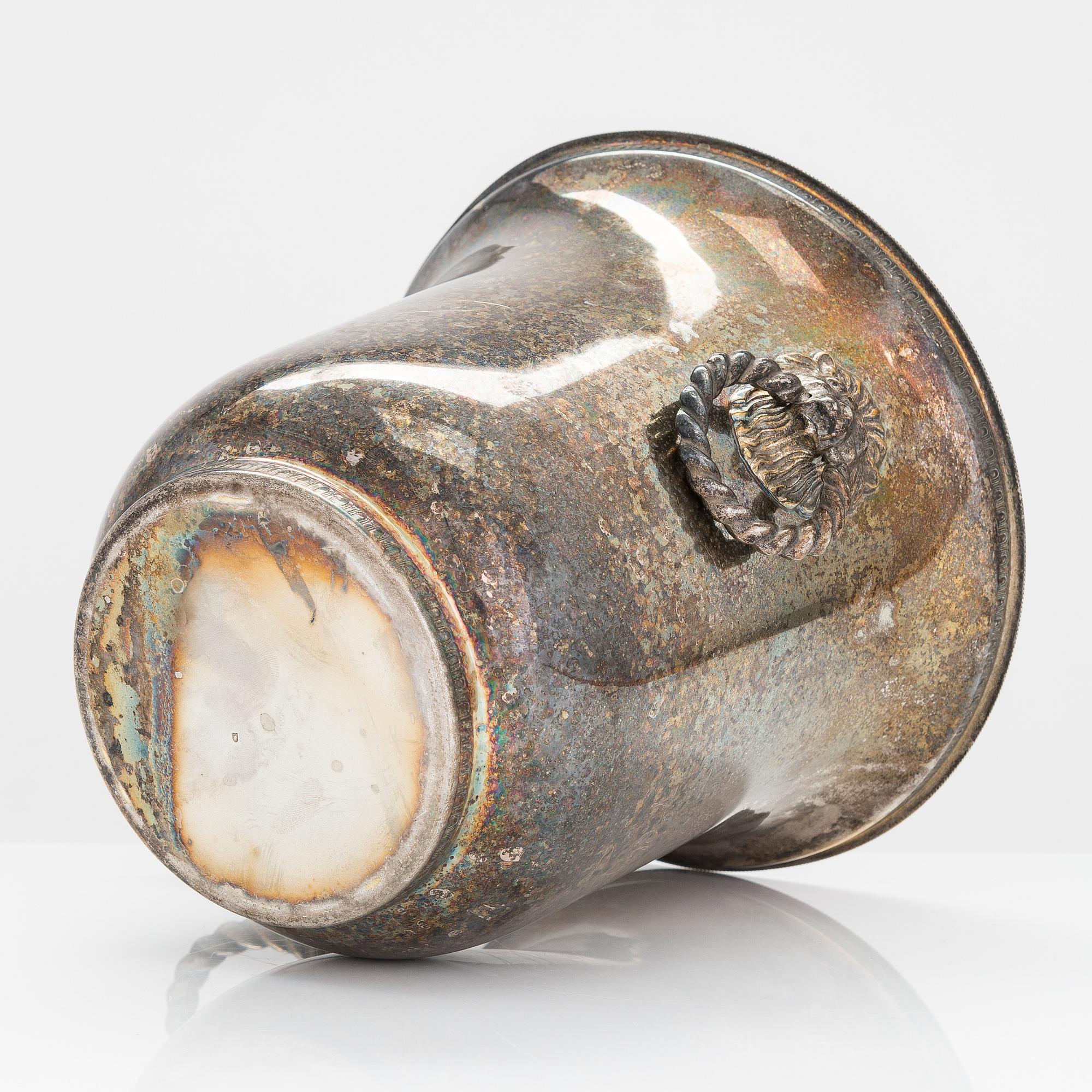 Chamapgnekylare,  Veuve Clicquot Ponsardin.