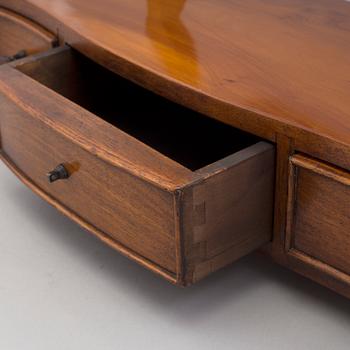 A yew table mirror, 20th century.