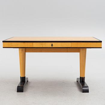 Table, first half of the 20th Century.