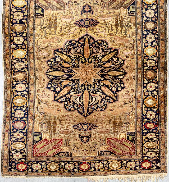 A semiantique /antique Kayseri carpet ca 178x128 cm.