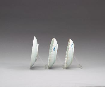 Three blue and white Transitional dishes, 17th Century.