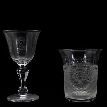 GLAS, 5 st, med kungliga monogram, bland annat Gustav V:s och Viktorias alliansmonogram, 1900-talets början.