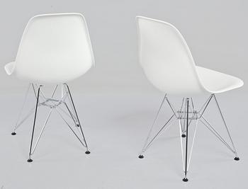 STOLAR, ett par, "Plastic chair", Charles och Ray Eames, Vitra, 2000-tal.