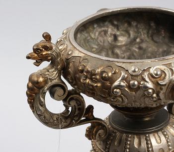 FOTOGENLAMPA. Nyrenässans. 1800-talets andra hälft.