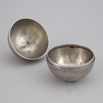 Estrid Ericson, a pewter box, Firma Svenskt tenn, 1930.