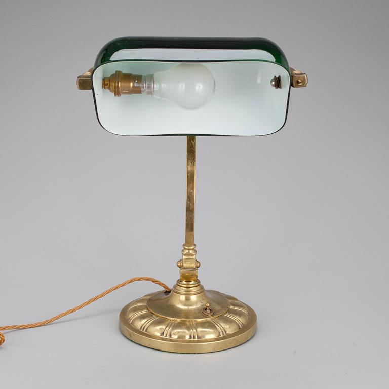 SKRIVBORDSLAMPA, 1900-talets första hälft.