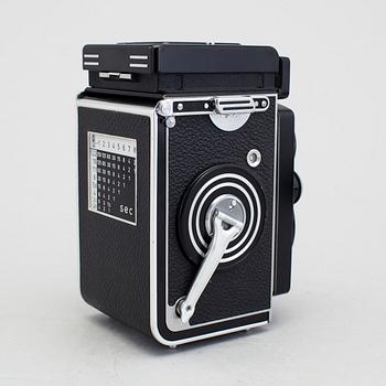 a German Twin-lens reflex camera, Rolleiflex 3.5 with Xenotar Lens by Franke & Heidecke,1950/60s.