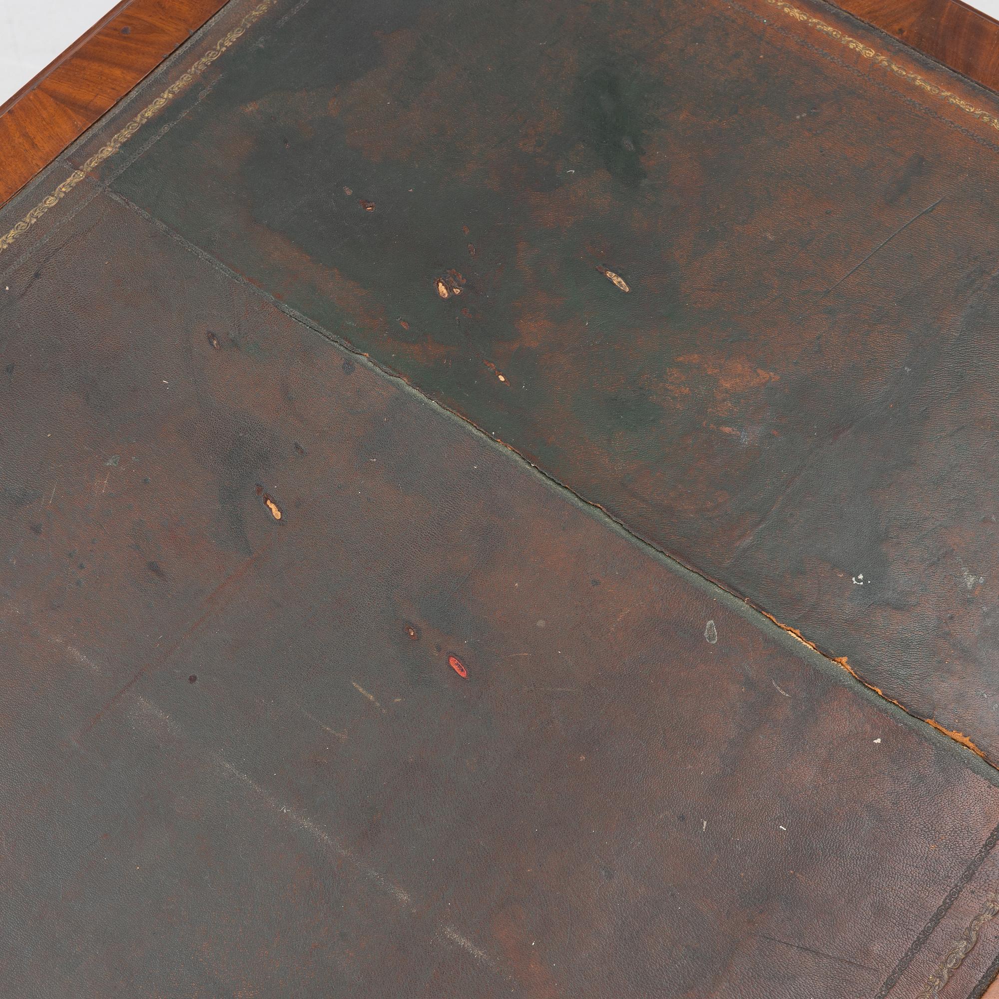 Skrivbord, sengustaviansk stil, 1800-talets första hälft.