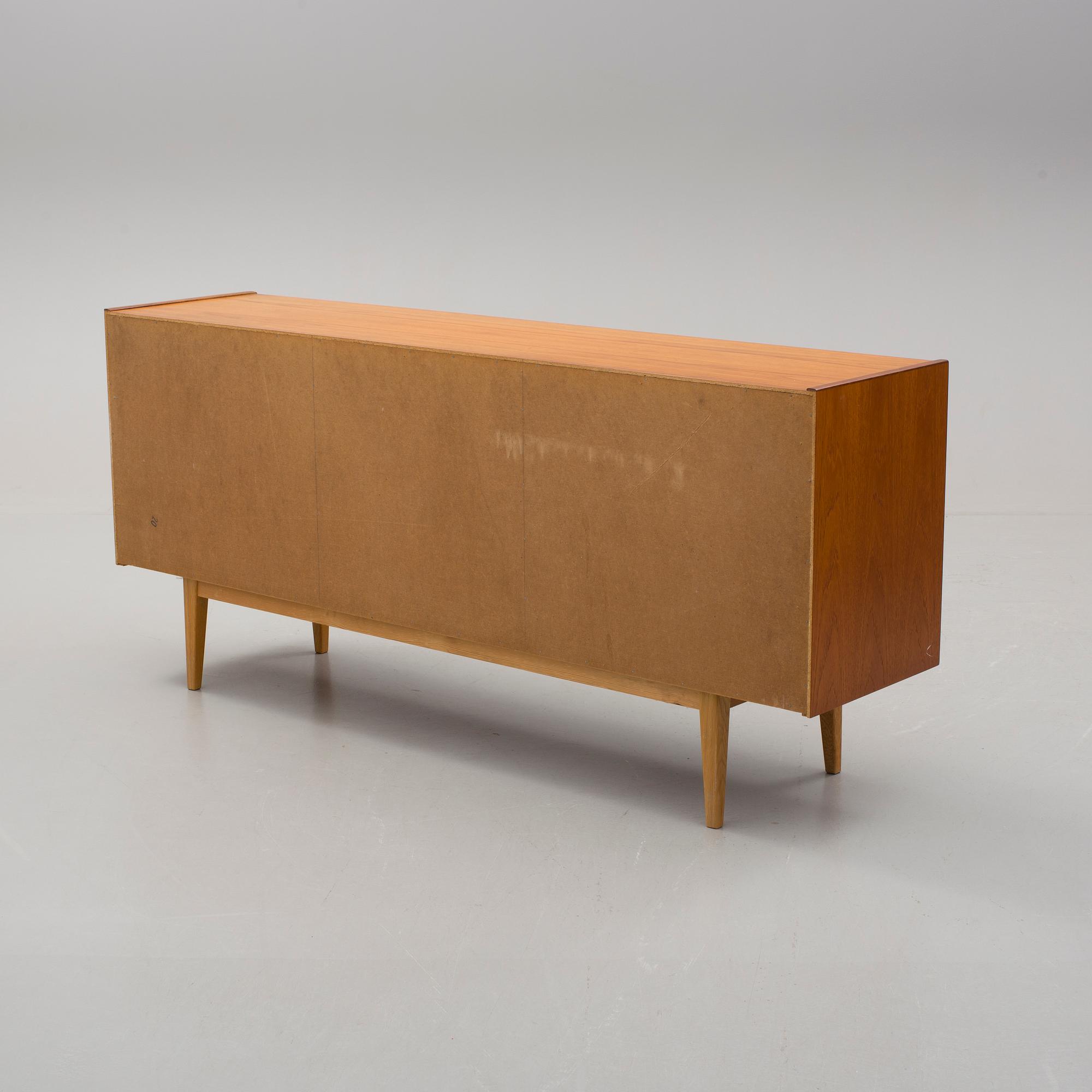 SIDEBOARD, 1900-talets mitt.