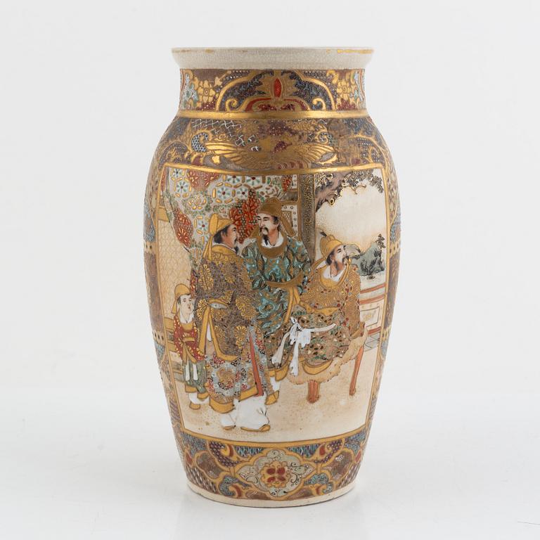 A Satsuma ware porcelain vase, Japan, Meiji (1868-1912).