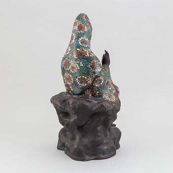 A Chinese cloisonne figurine of a Guanyin, 20th century.