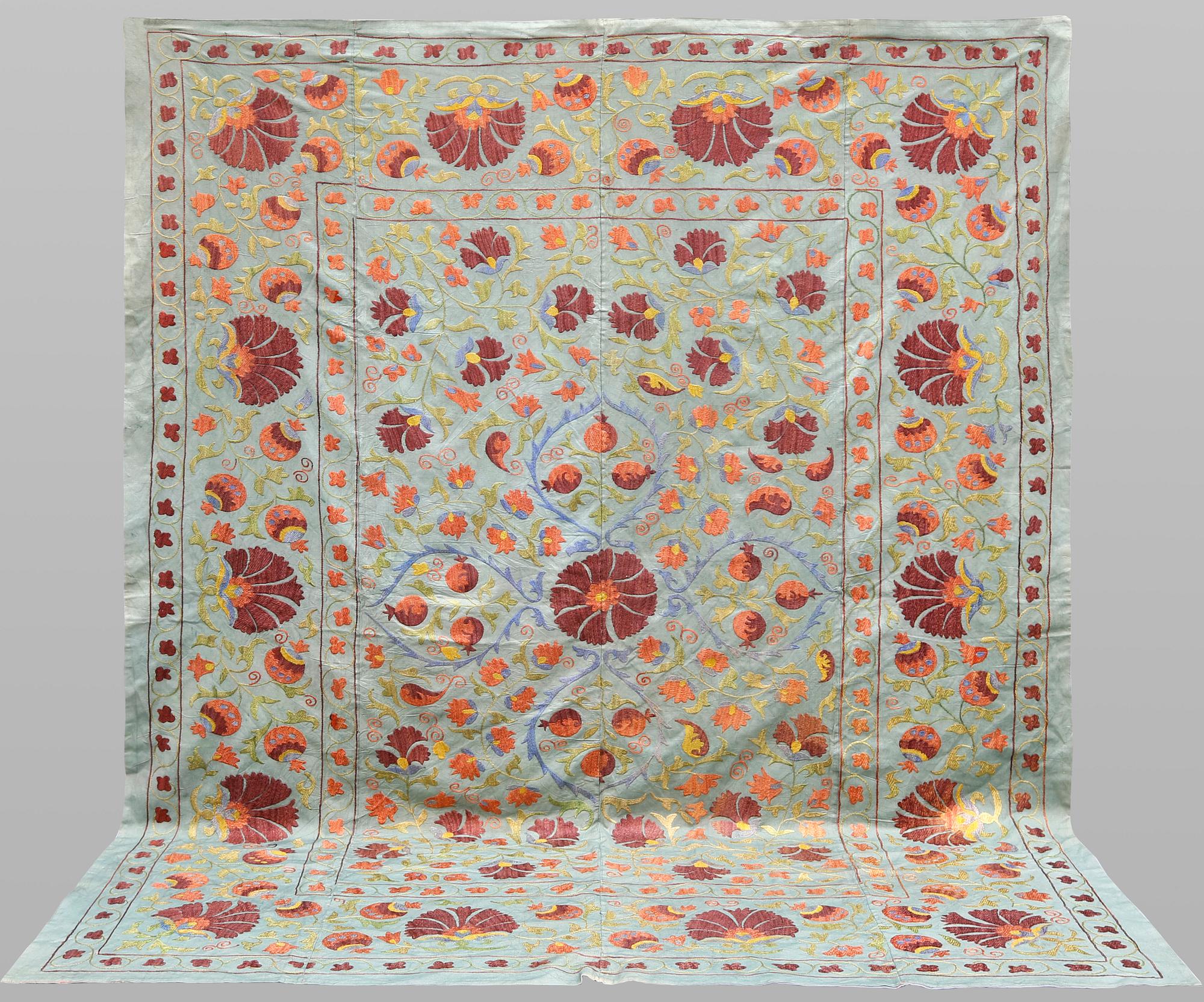 Broderi, 294 x 169 cm.