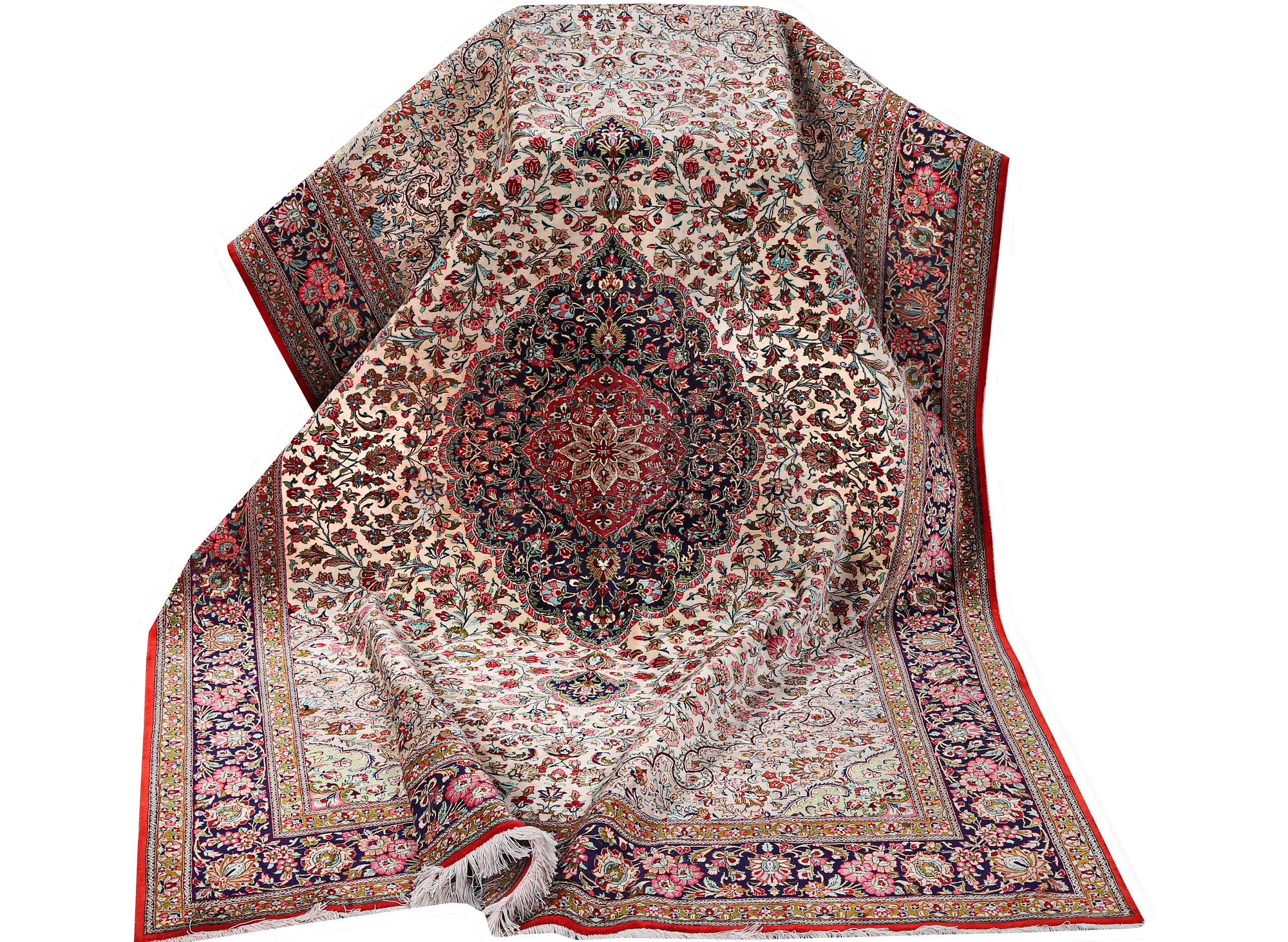 Matta, silkeghom, ca. 292 x 199 cm.